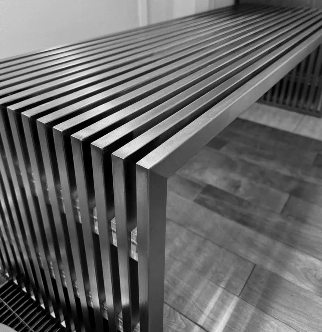 (ORIGINAL) BRUSHED STAINLESS STEEL BENCH WITH ACRYLIC DIVIDERS