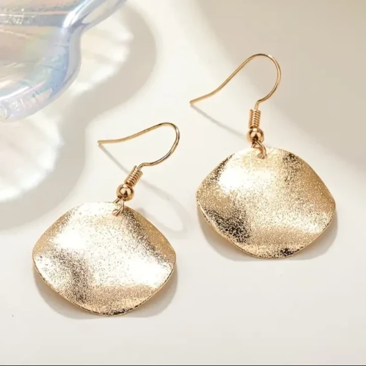 Gold Square Dangle Earrings ⚽