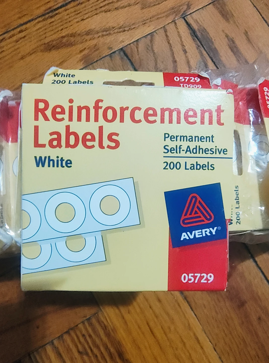 Avery Reinforcement Labels - White