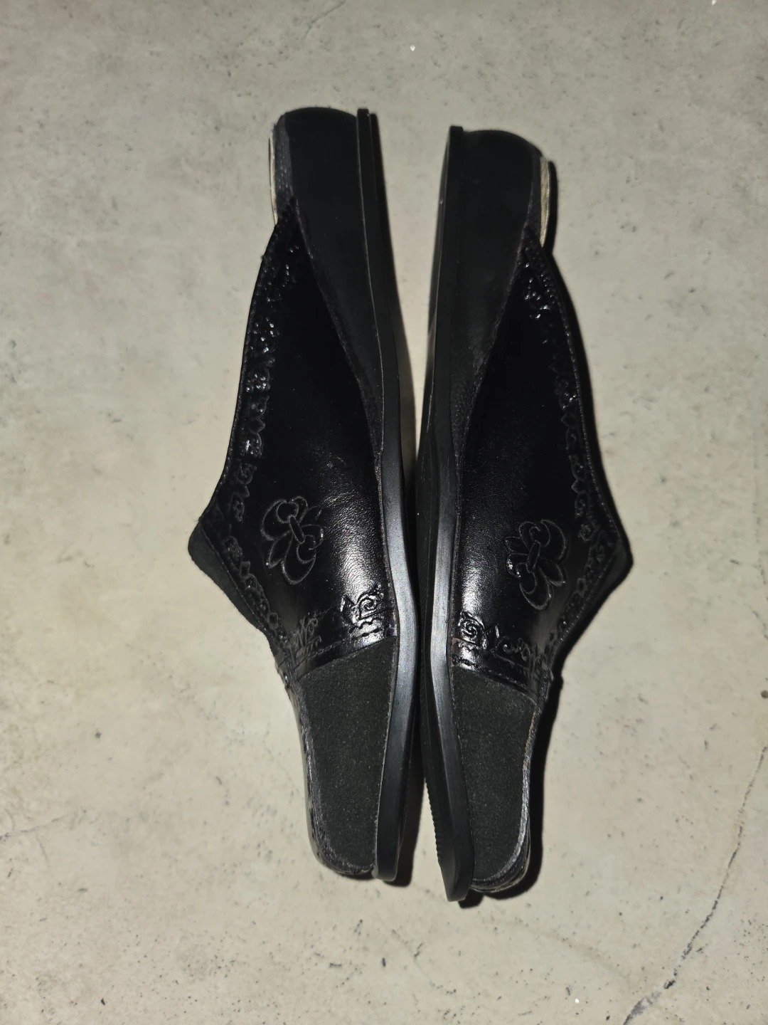New Hand-Crafted Embossed Black Leather & Suede Artisanal - photo 3