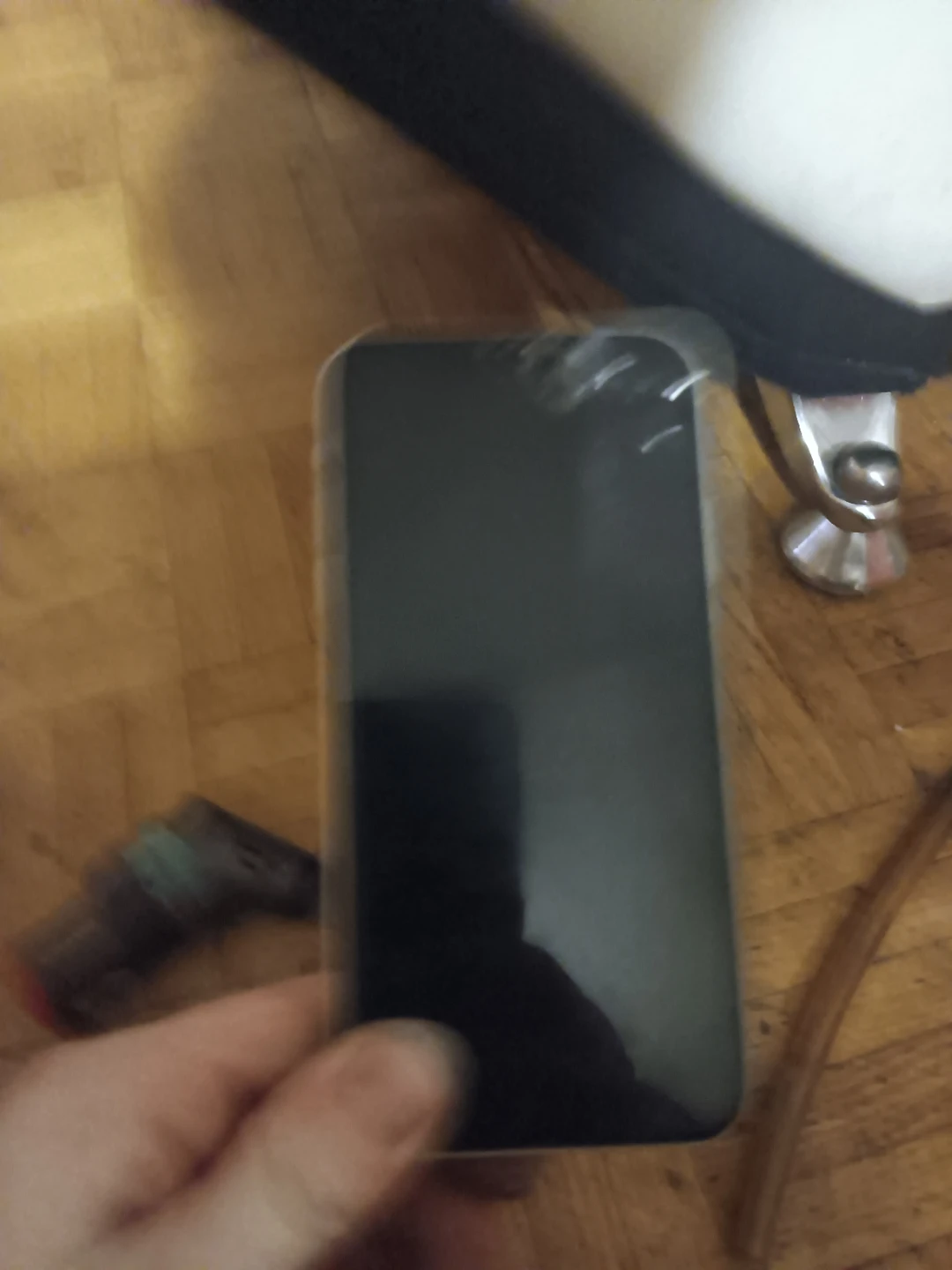 Iphone xr cell phone - photo 2