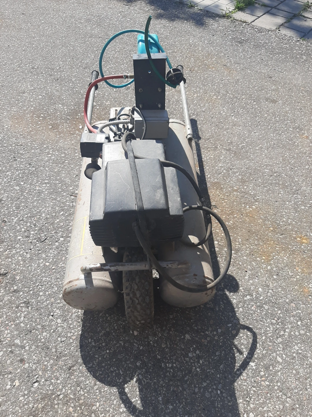 Air Compressor - photo 2
