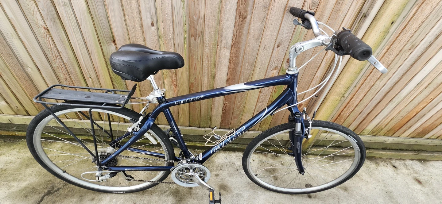 Giant Cypress DX Hybrid Bike - 21inch frame size