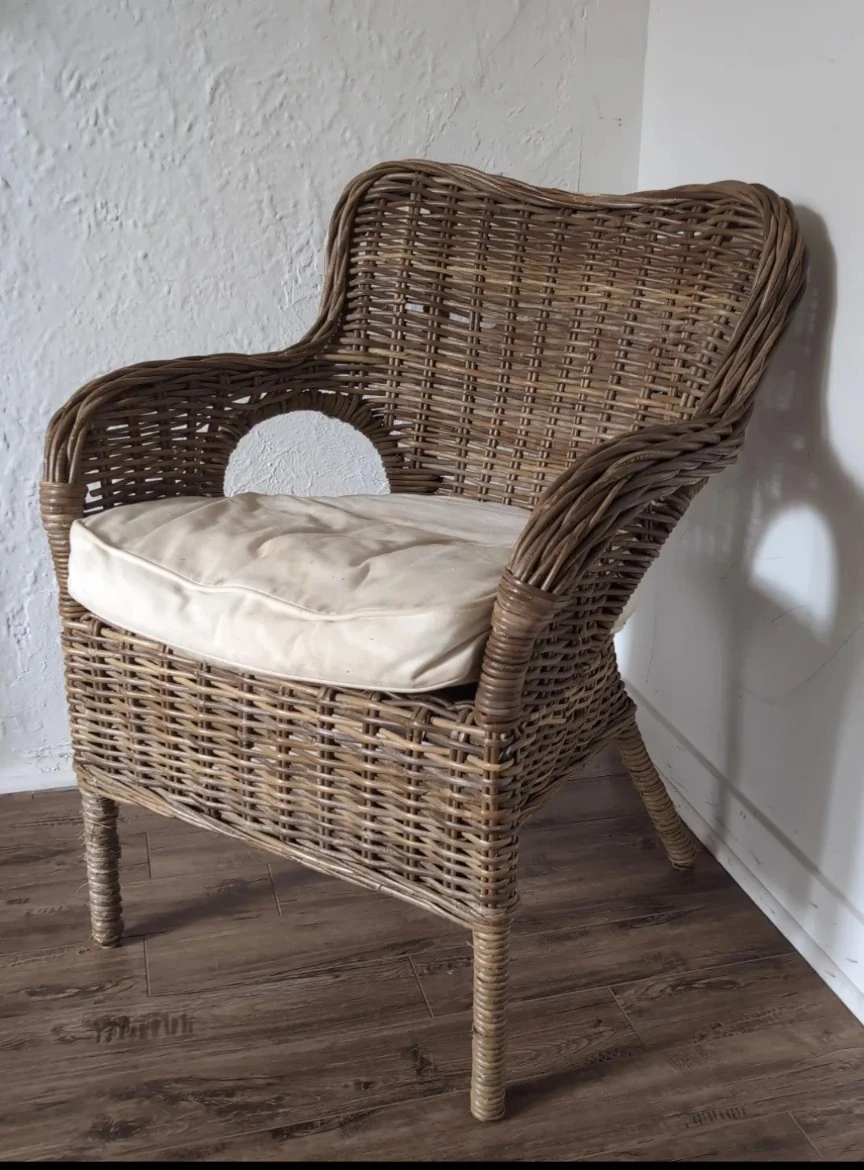 Beautiful Wicker Armchair with Cushion - photo 2