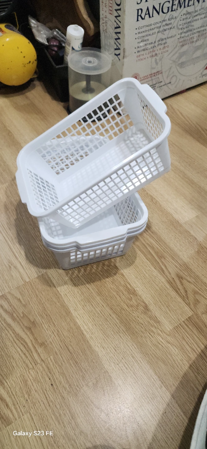 Set of 4 White Plastic Storage Baskets - photo 2