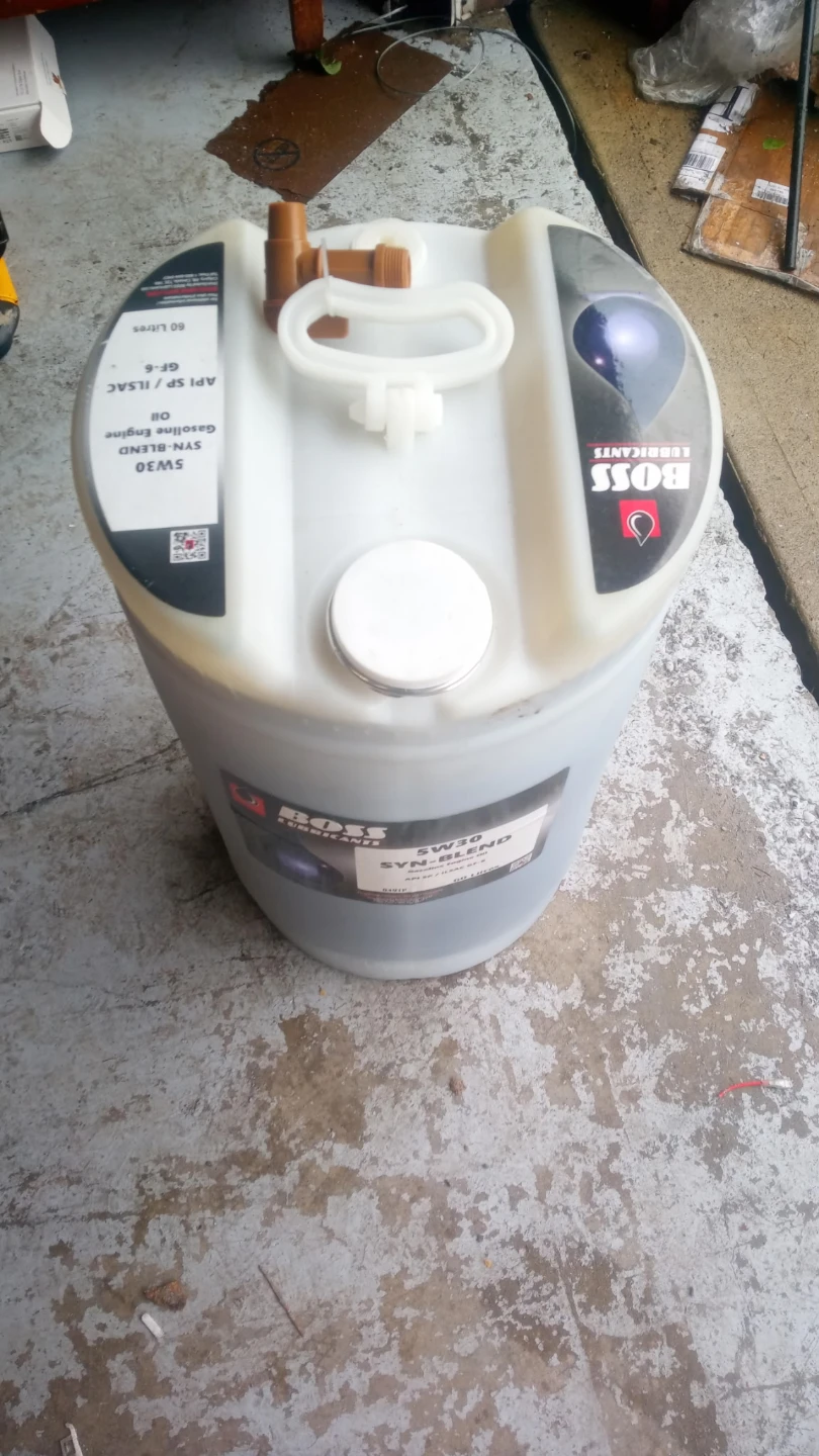 BOSS Lubricants 5W30 Syn-Blend Gasoline Engine Oil - photo 2