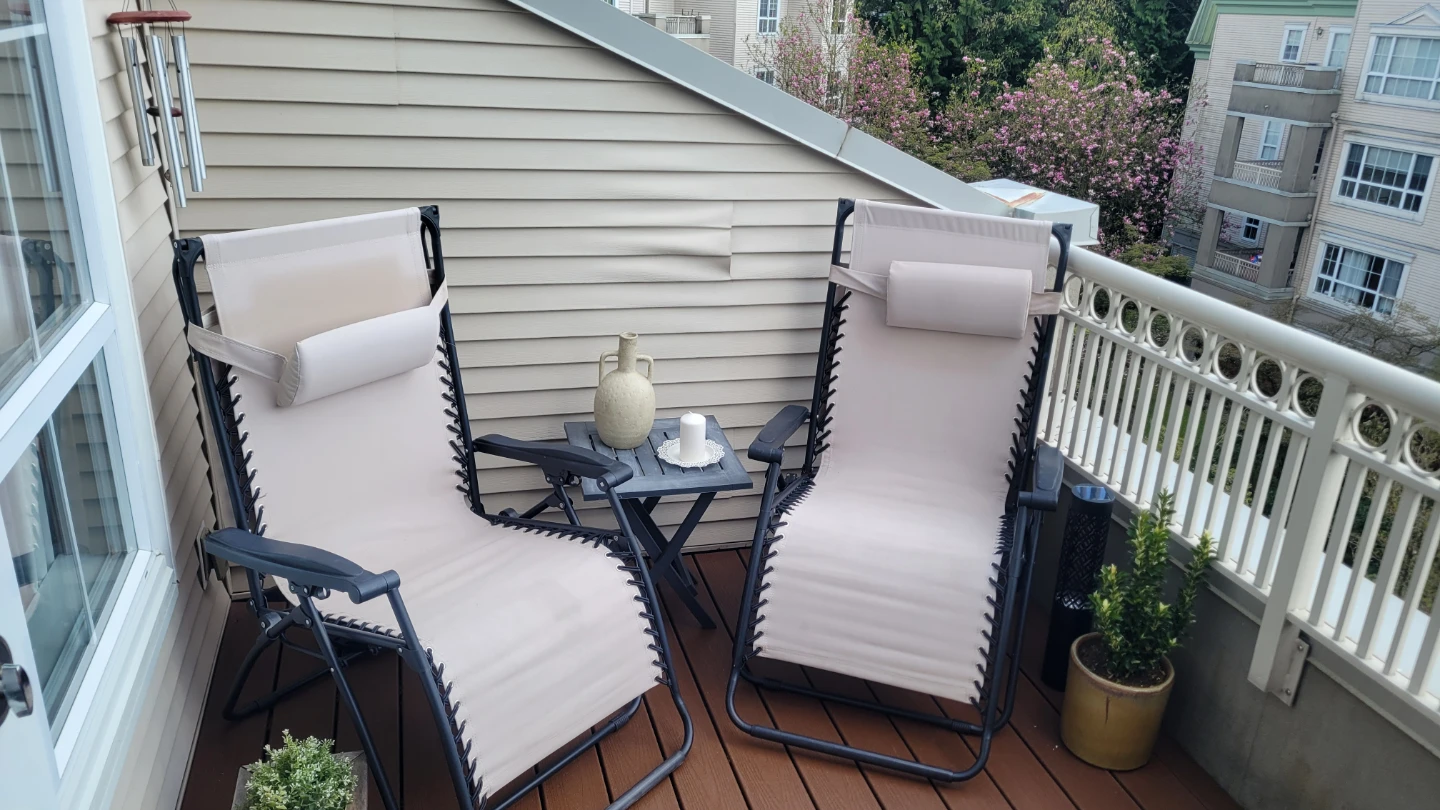 Set of 2 Beige Zero Gravity Chairs with Side Table