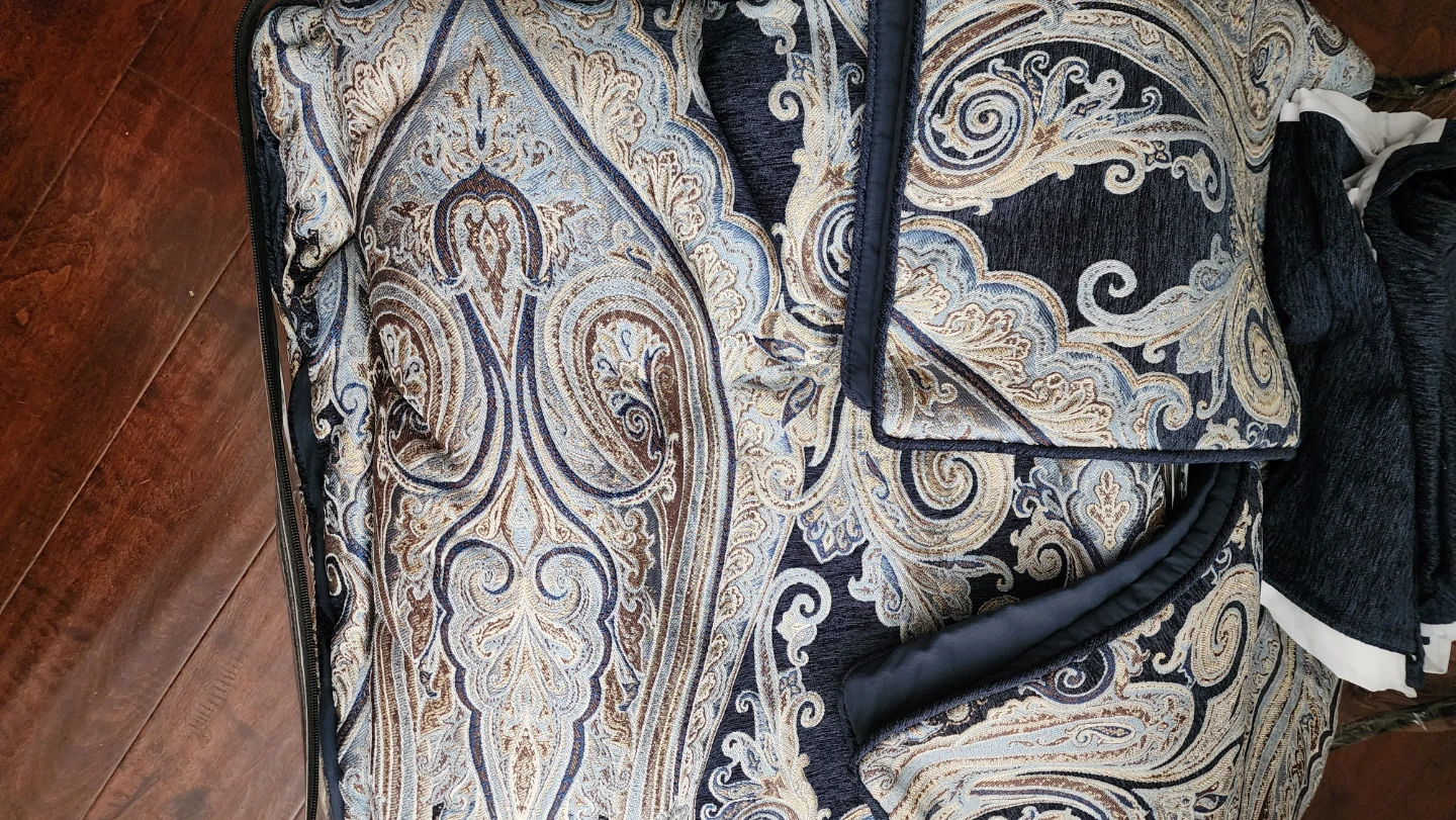J. Queen New York Queen Comforter Set - photo 3