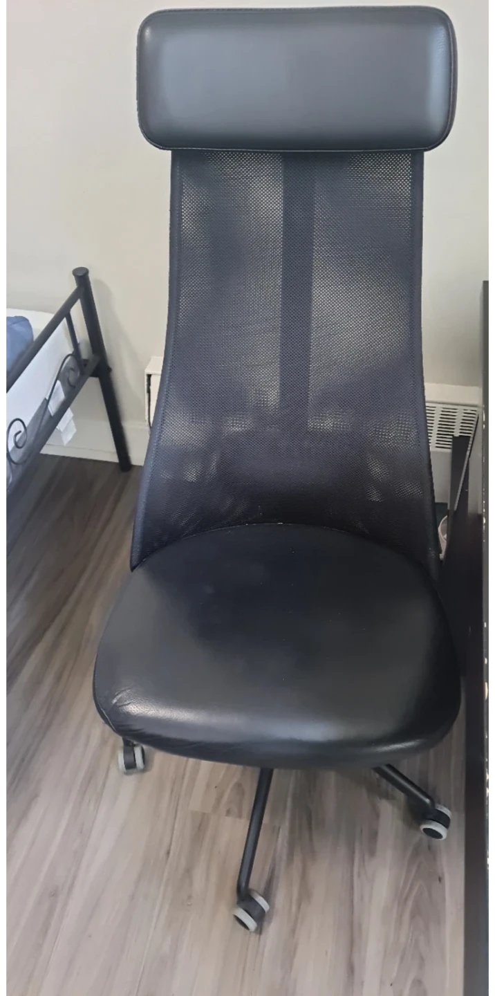 Study Desk with Black Mesh Office Chair - photo 2