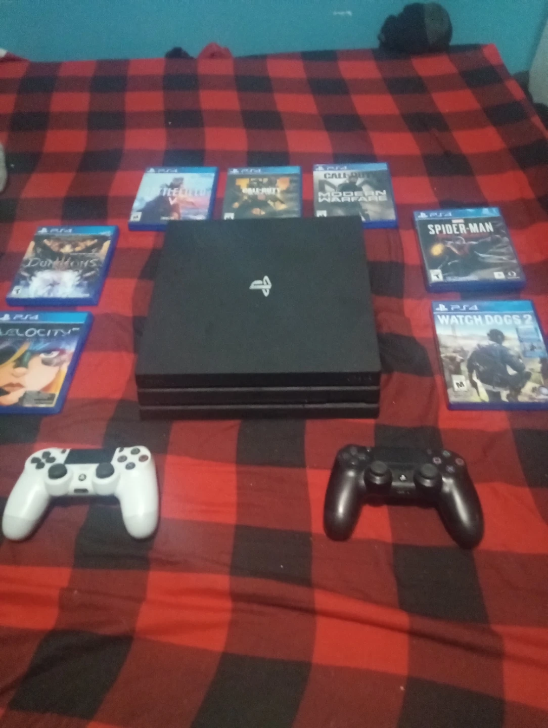PS4 Pro 1TB Bundle – 2 Controllers + 7 Games – No Stick Drift