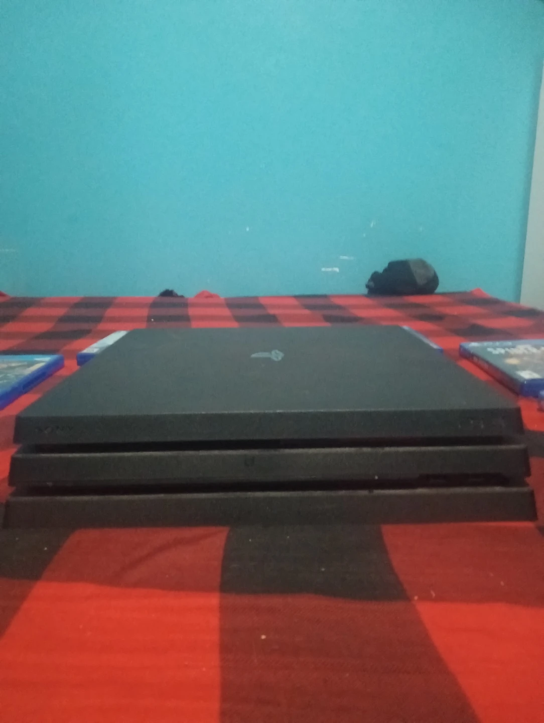 PS4 Pro 1TB Bundle – 2 Controllers + 7 Games – No Stick Drift - photo 3