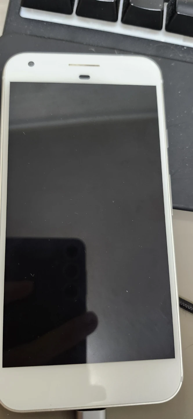 Google Pixel XL Smartphone - photo 2
