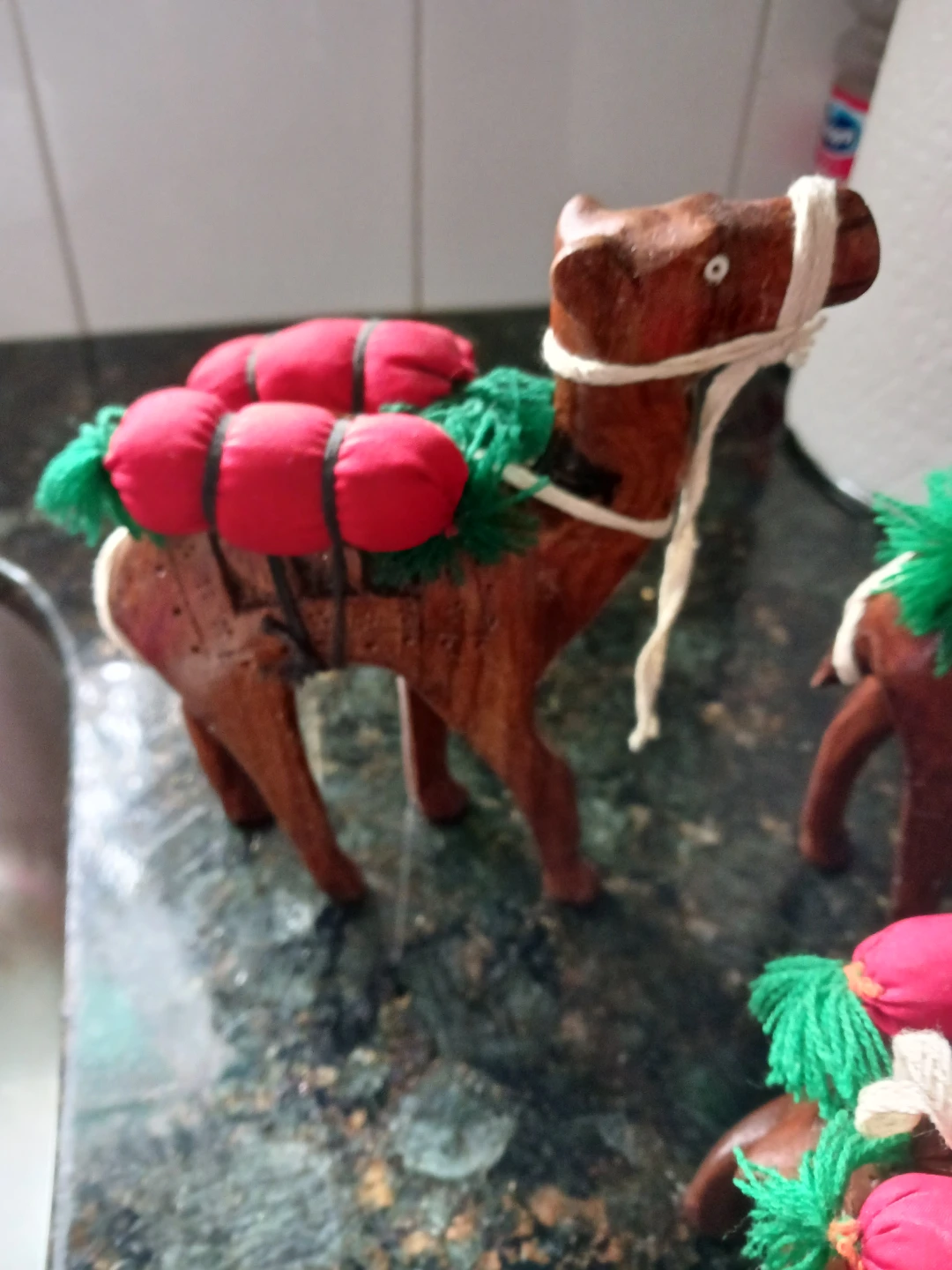 Set of 4 Decorative Wooden Camels with Red & Green Saddle Bags - photo 5