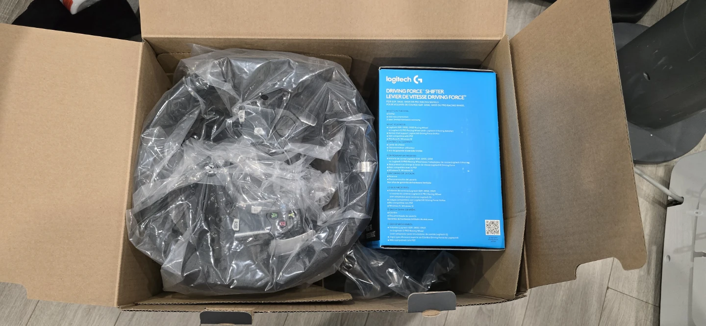 Logitech G920 Driving Force Racing Wheel, Pedals & Shifter - photo 2
