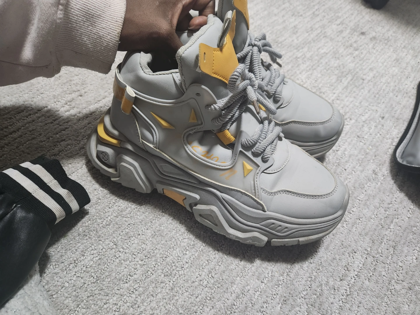 Grey and Yellow Chunky Sneakers⚽