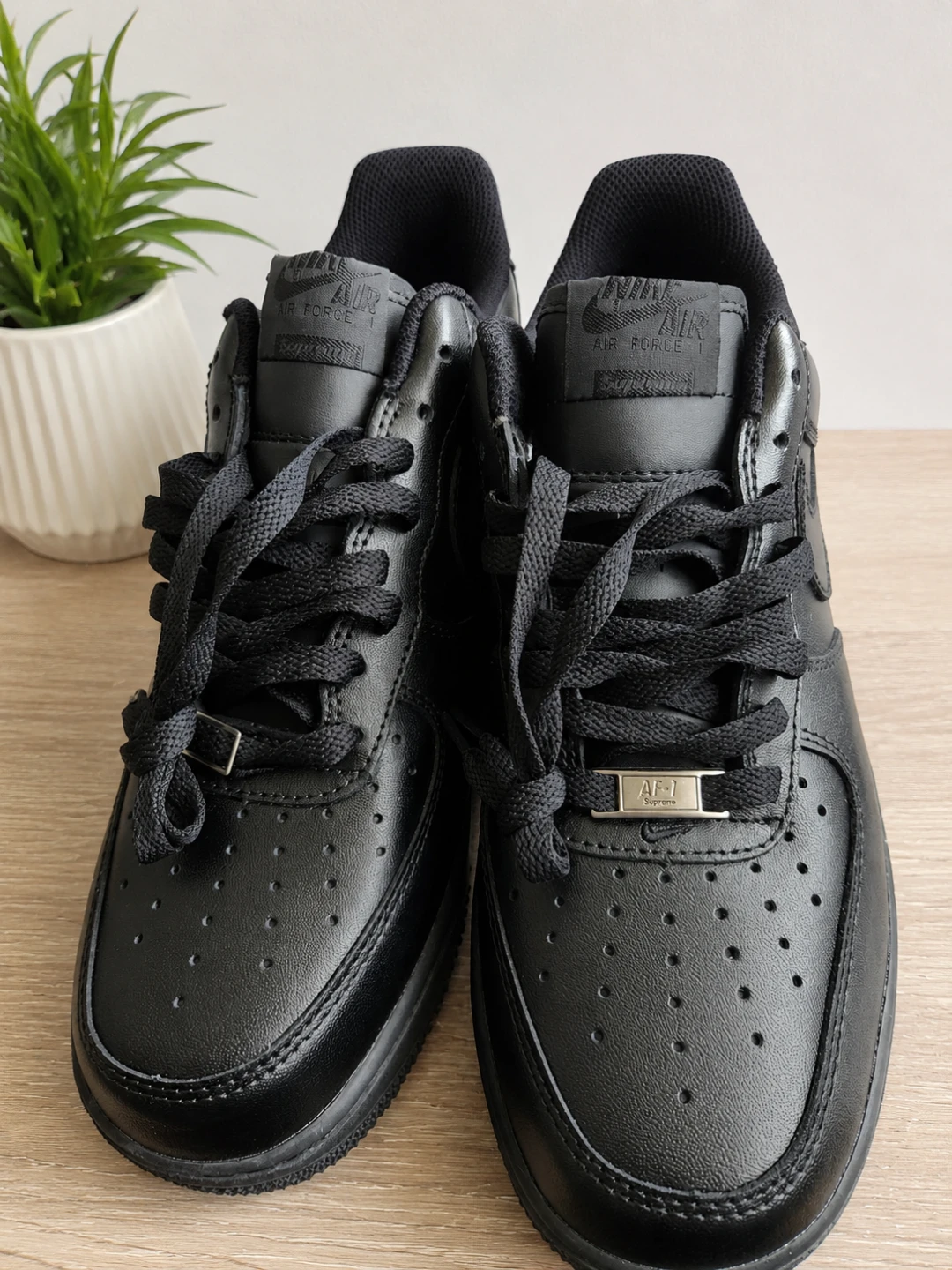 Supreme x Nike Air Force 1 Low Black