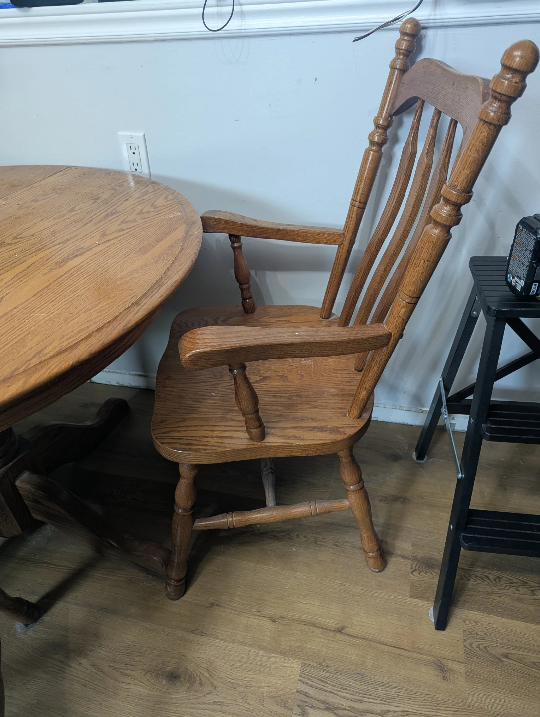 Oak Dining table with 2 extension pieces and 4 chairs - photo 2