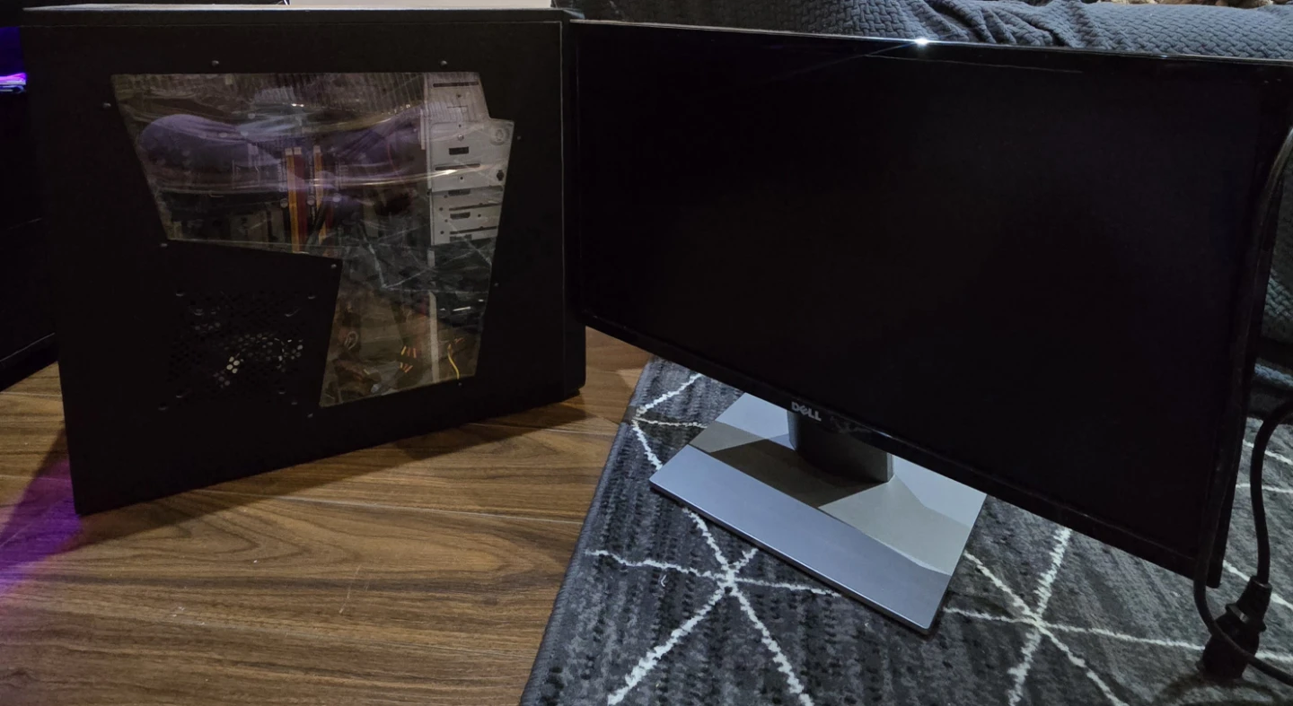 Dell Monitor with FREE Cooler Master PC Tower - photo 2