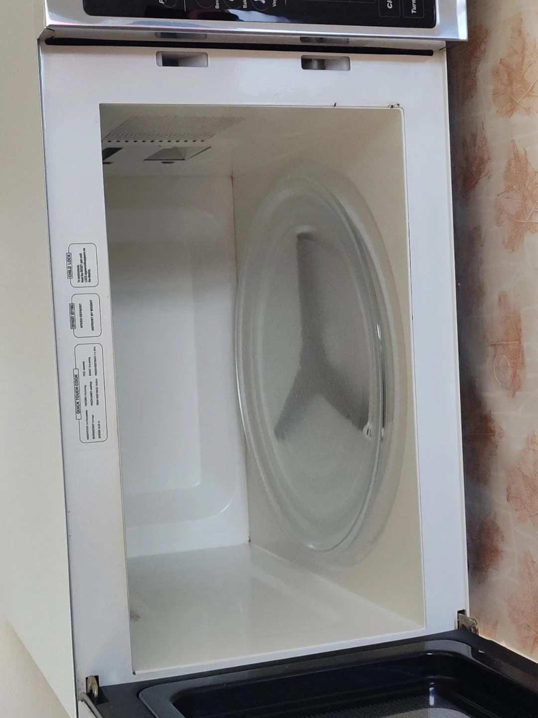 Microwave Oven - photo 2