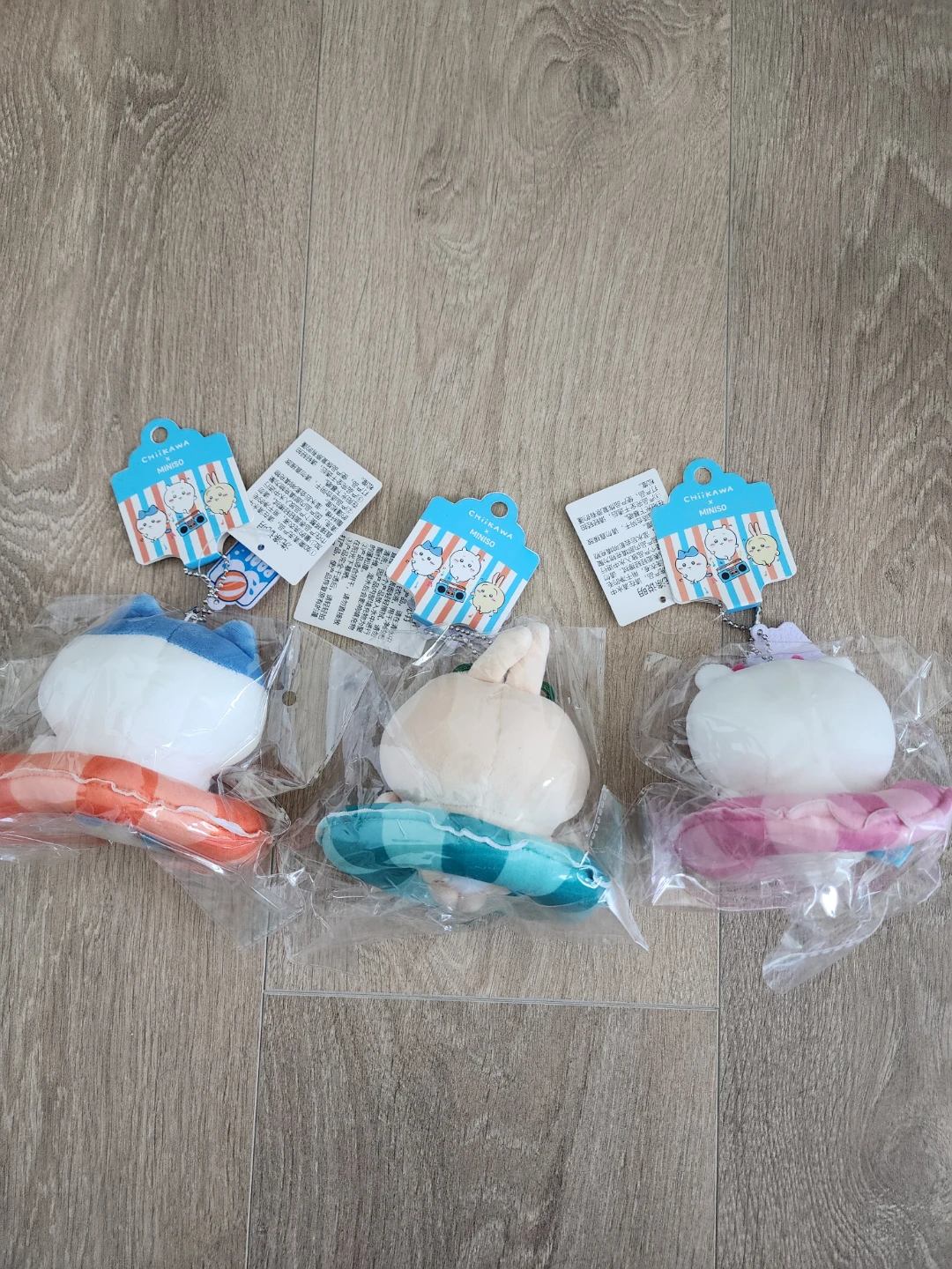 Chiikawa, Usagi, Hachiware Summer Pool Plush Keychains - photo 2