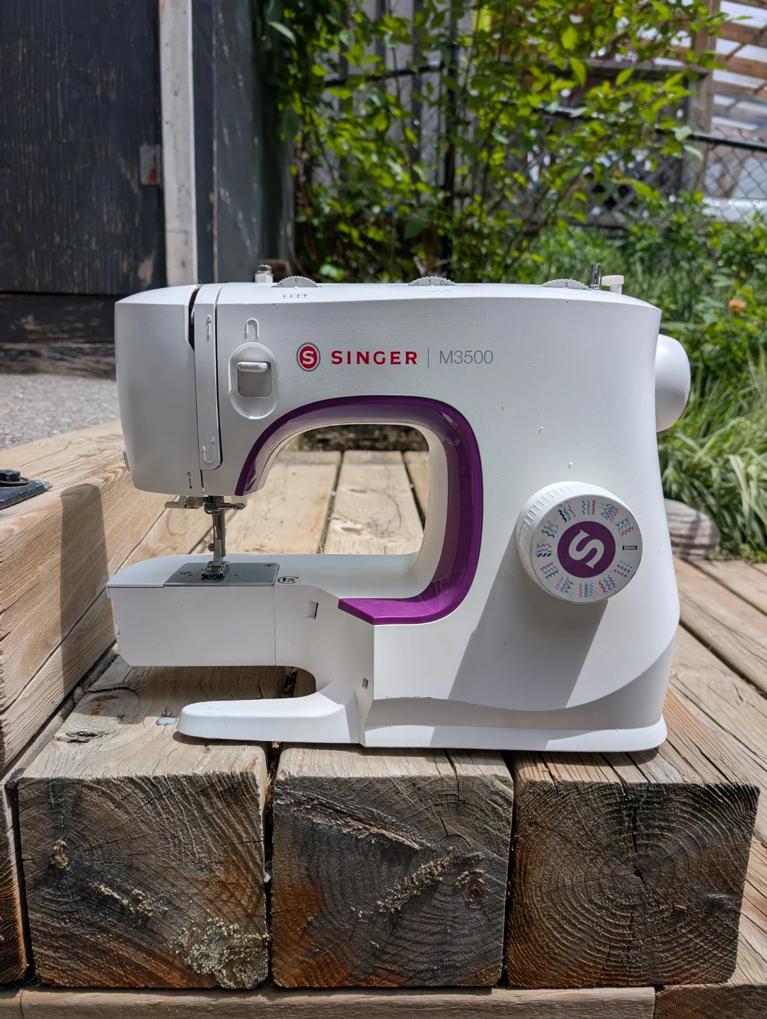 Singer M3500 Sewing Machine