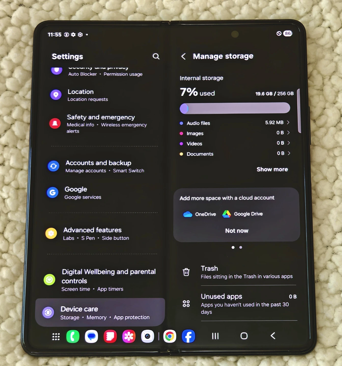 Samsung Galaxy Z Fold 3 5G - Black - Excellent - photo 3
