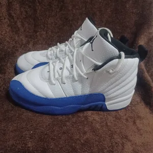 Jordan 12 blueberry size 3y