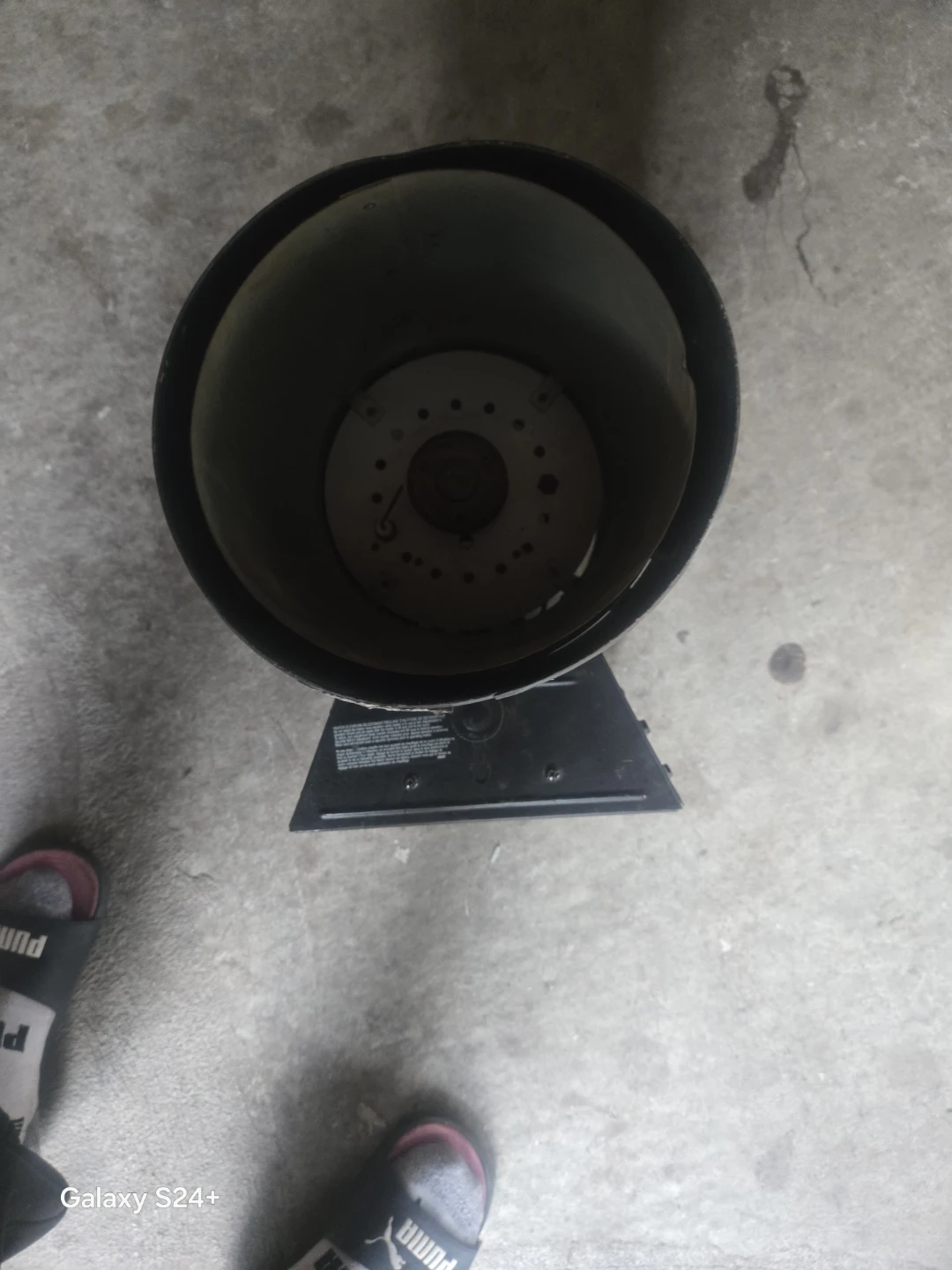 Mr. Heater 30-60,000 BTU Propane Heater - photo 2