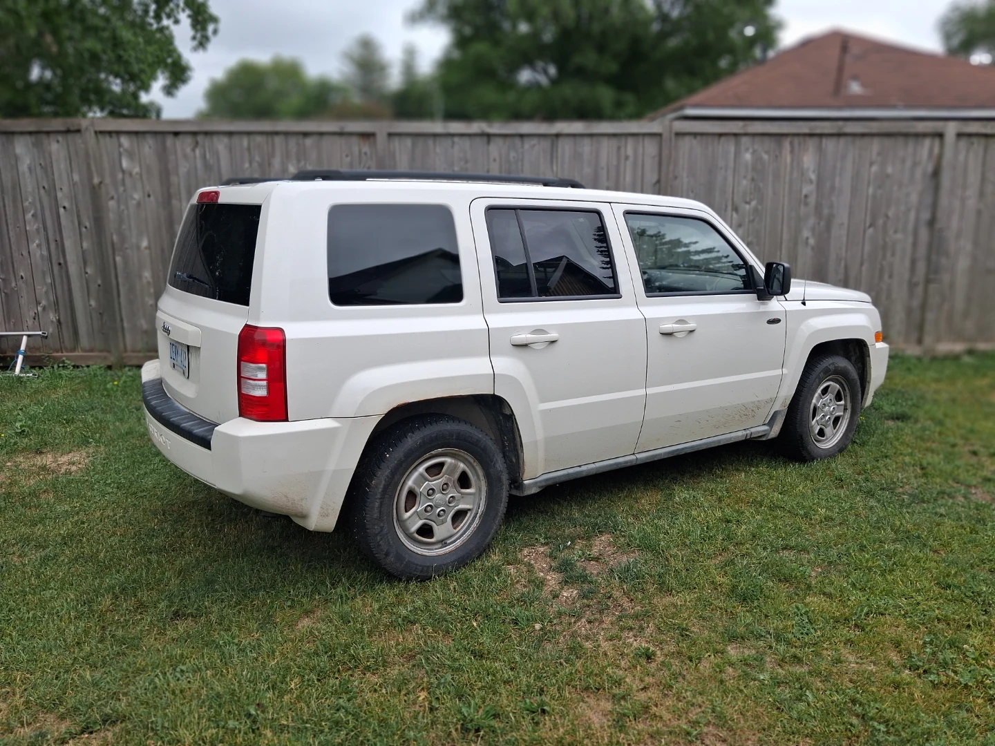 White Jeep Patriot - photo 2