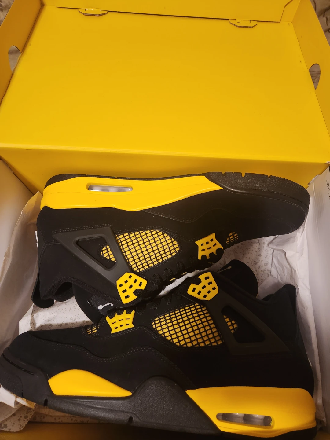 Air Jordan 4 Retro 'Thunder' (2023) SZ 12.5 BRAND NEW