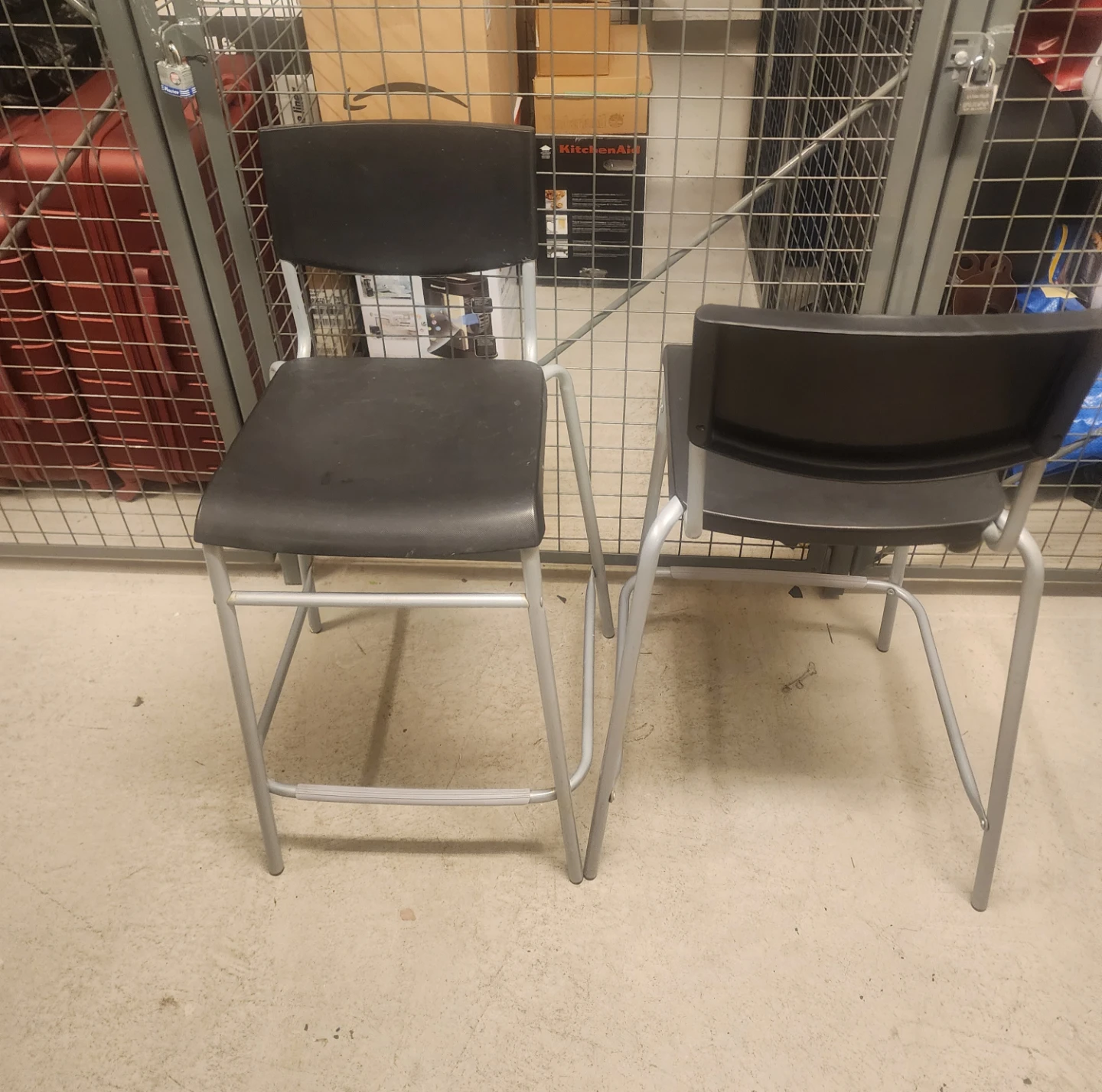 Two Black chairs - photo 2