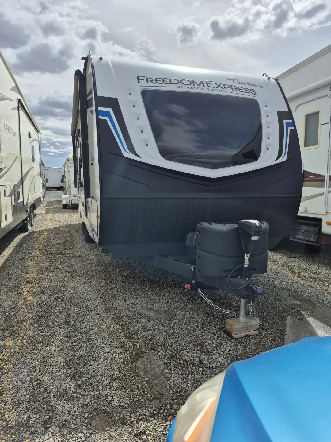 Coachmen Freedom Express Ultralite Edition Travel Trailer - photo 4