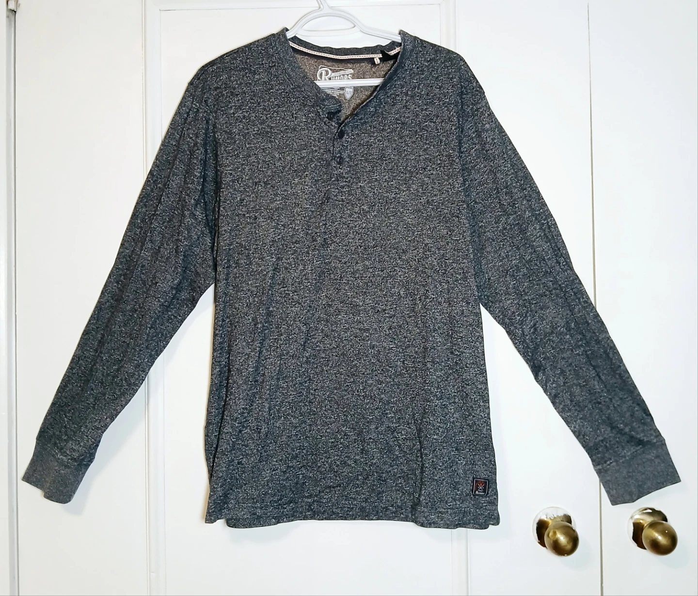 Men XL Long Sleeve Henley Shirt