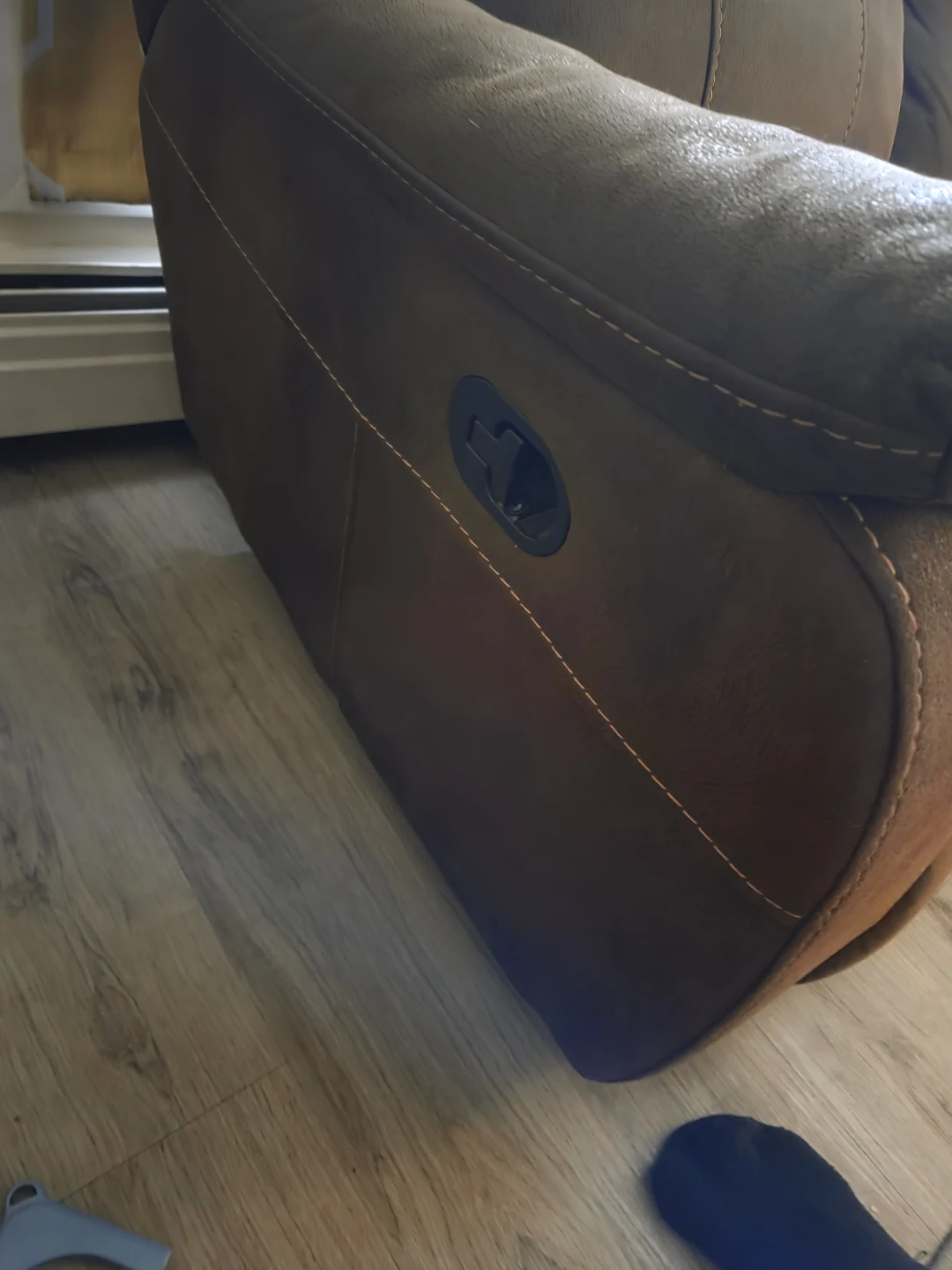 Brown Reclining Sofa - photo 2