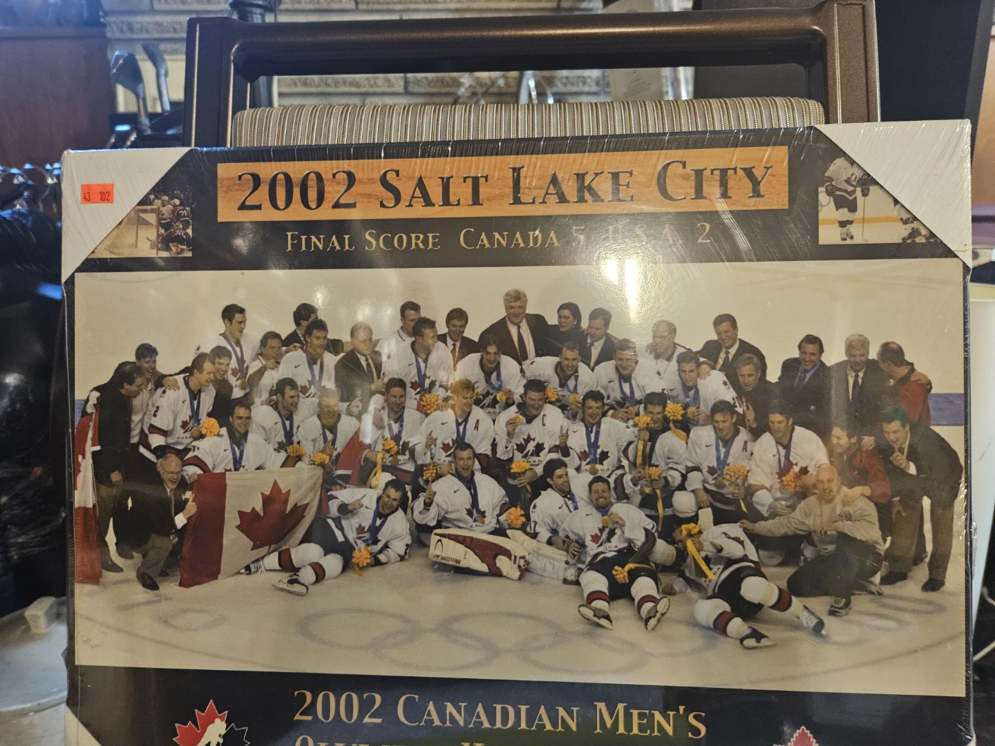 2002 Canadian Men's Olympic Hockey Team Gold Medal Winners Photo - photo 2