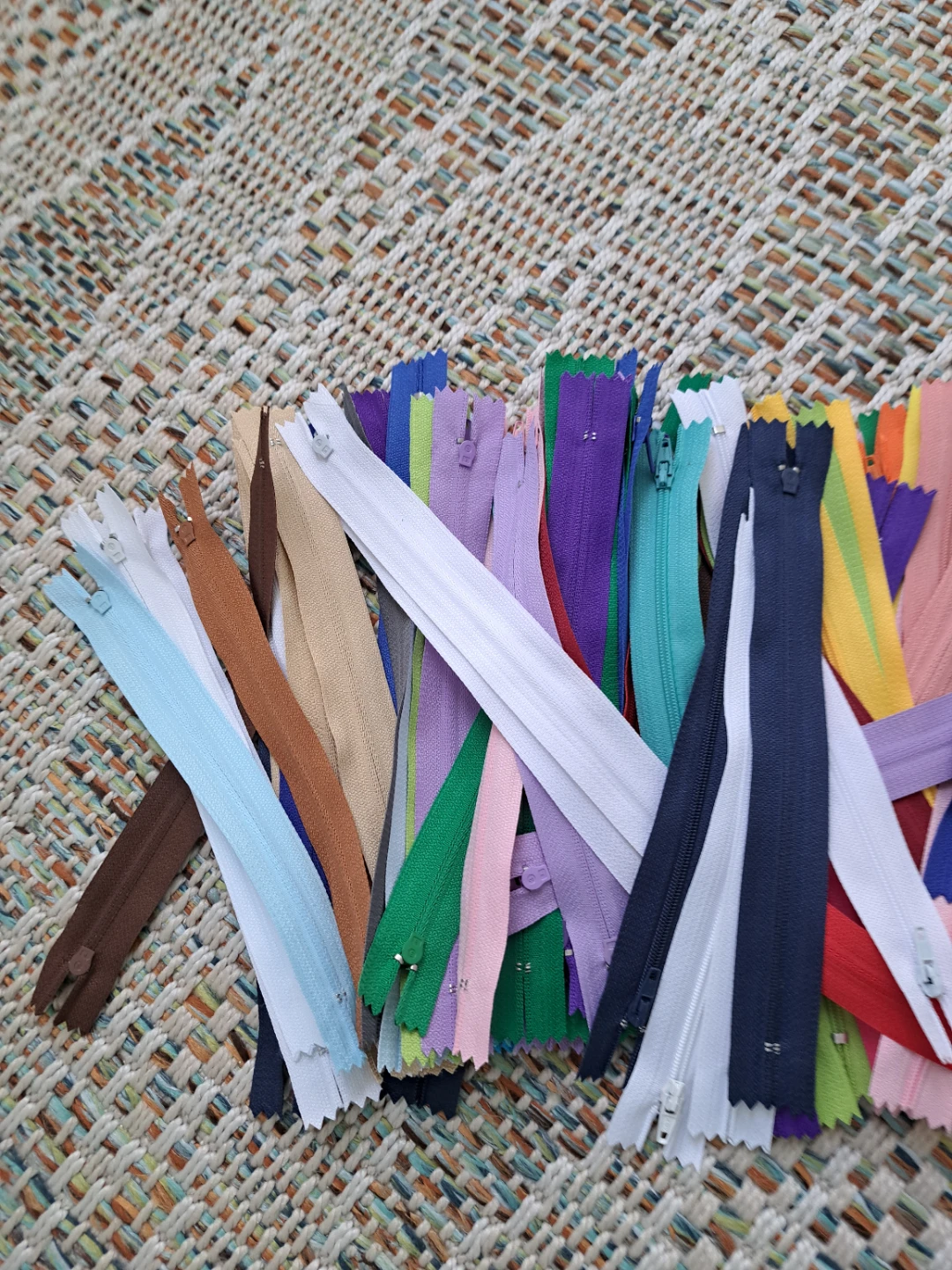 Assorted Colour Zippers - photo 2