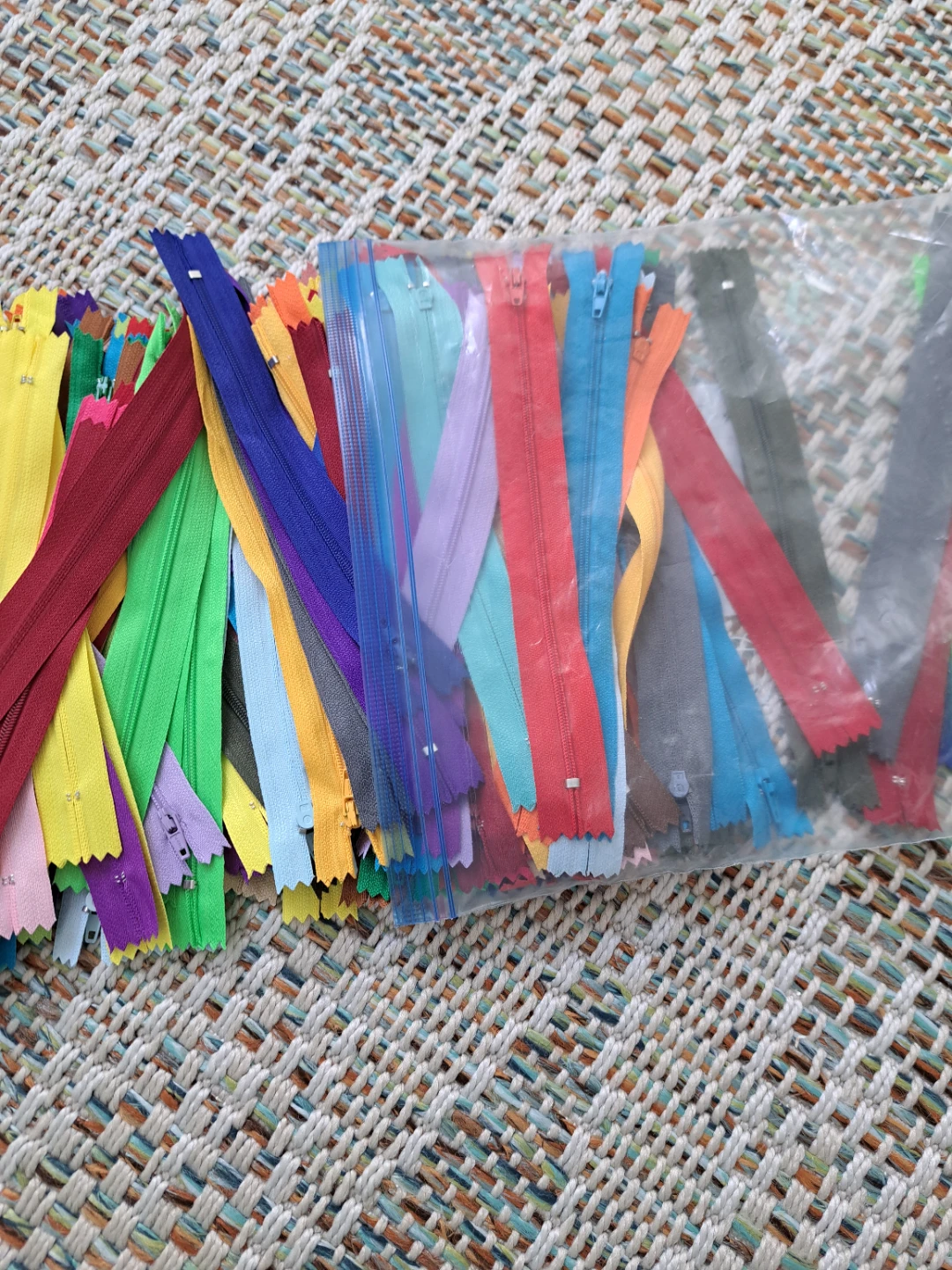 Assorted Colour Zippers - photo 4