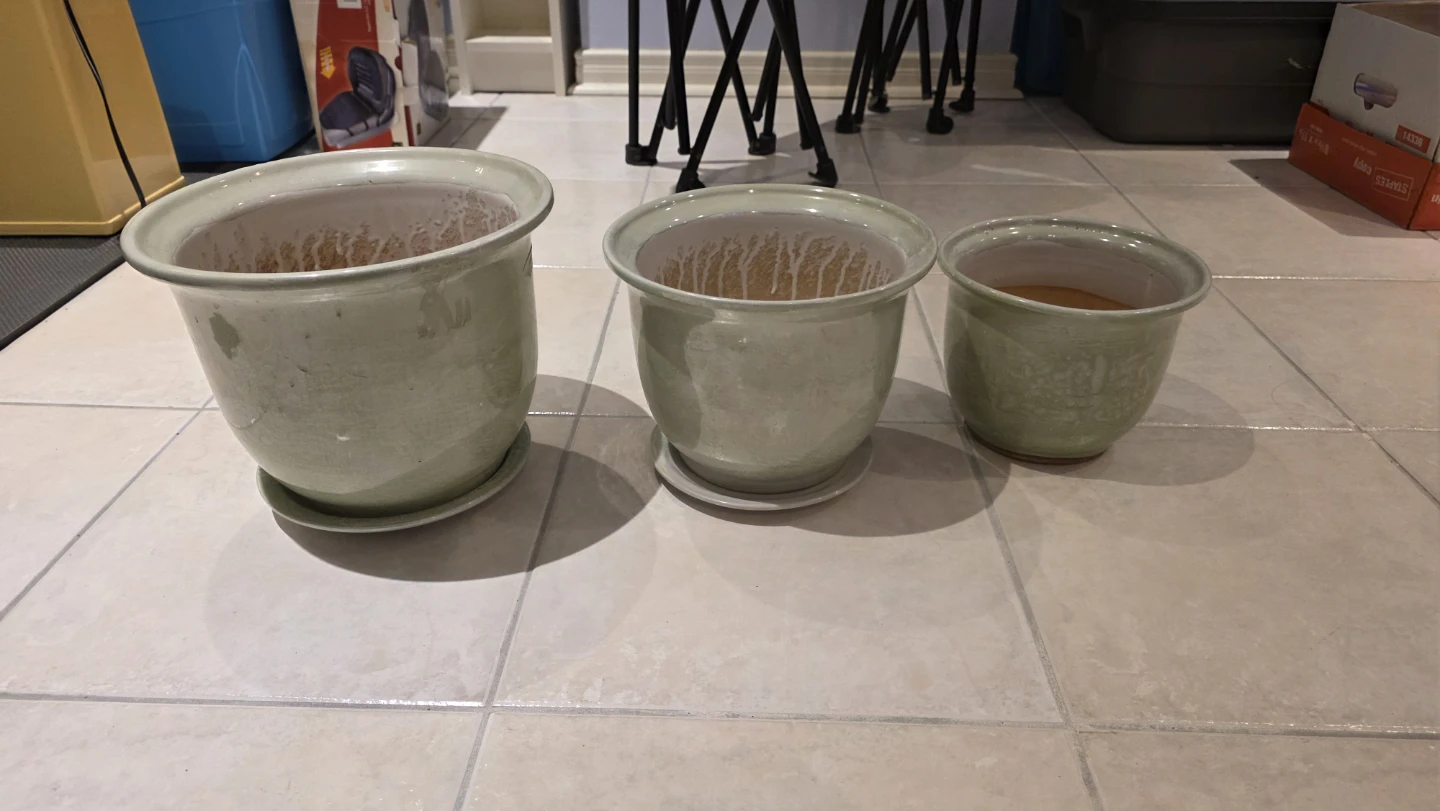 ⚽Set of 3 Ceramic Planters with Saucers