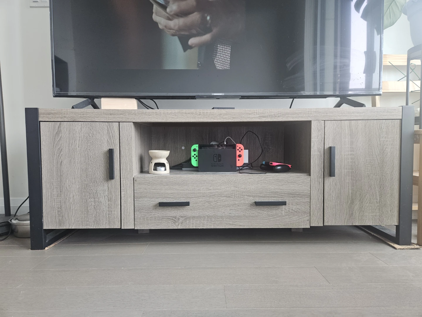 Solid wood TV Stand with Storage