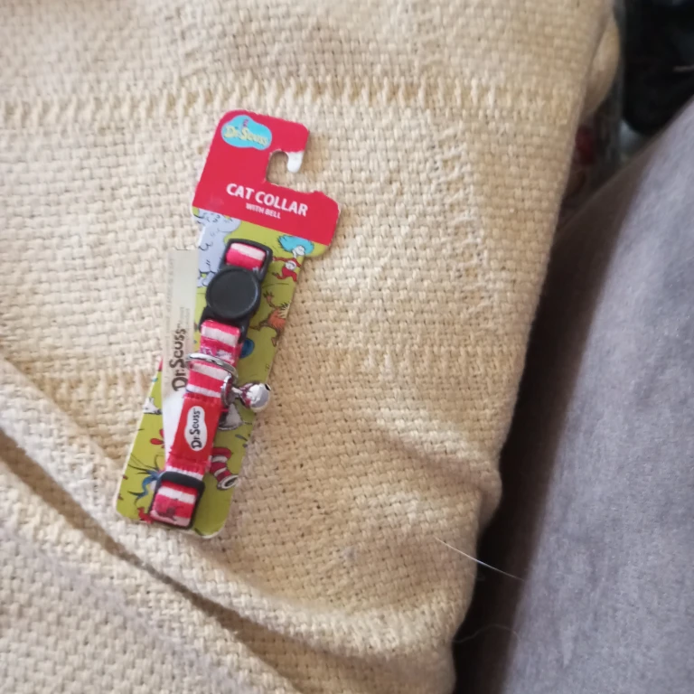 Dr. Seuss Cat Collar with Bell ⚽