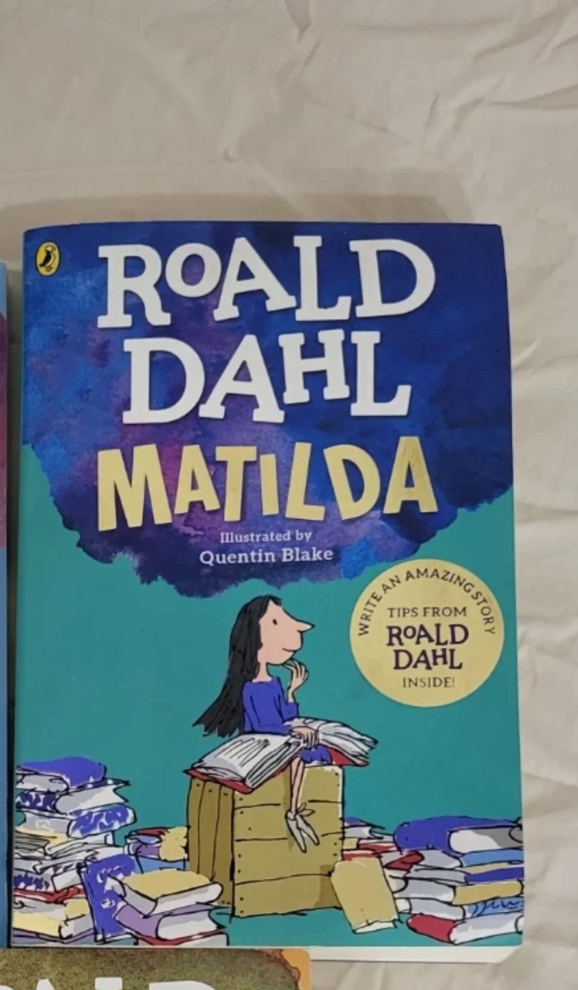 ⚽️ Roald Dahl Matilda Illustrated by Quentin Blake Book