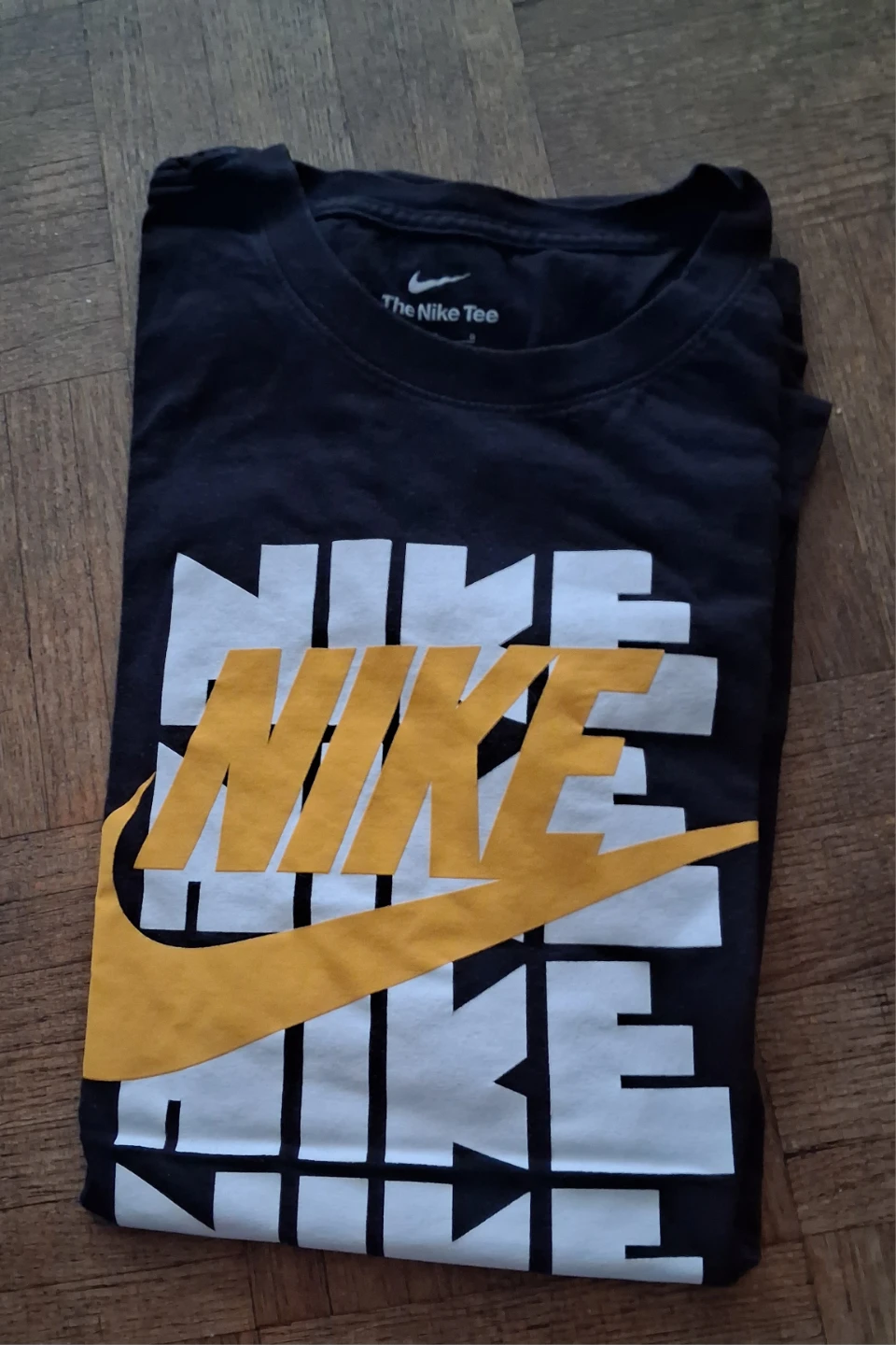 Nike T-Shirt - Black/Yellow - Size L