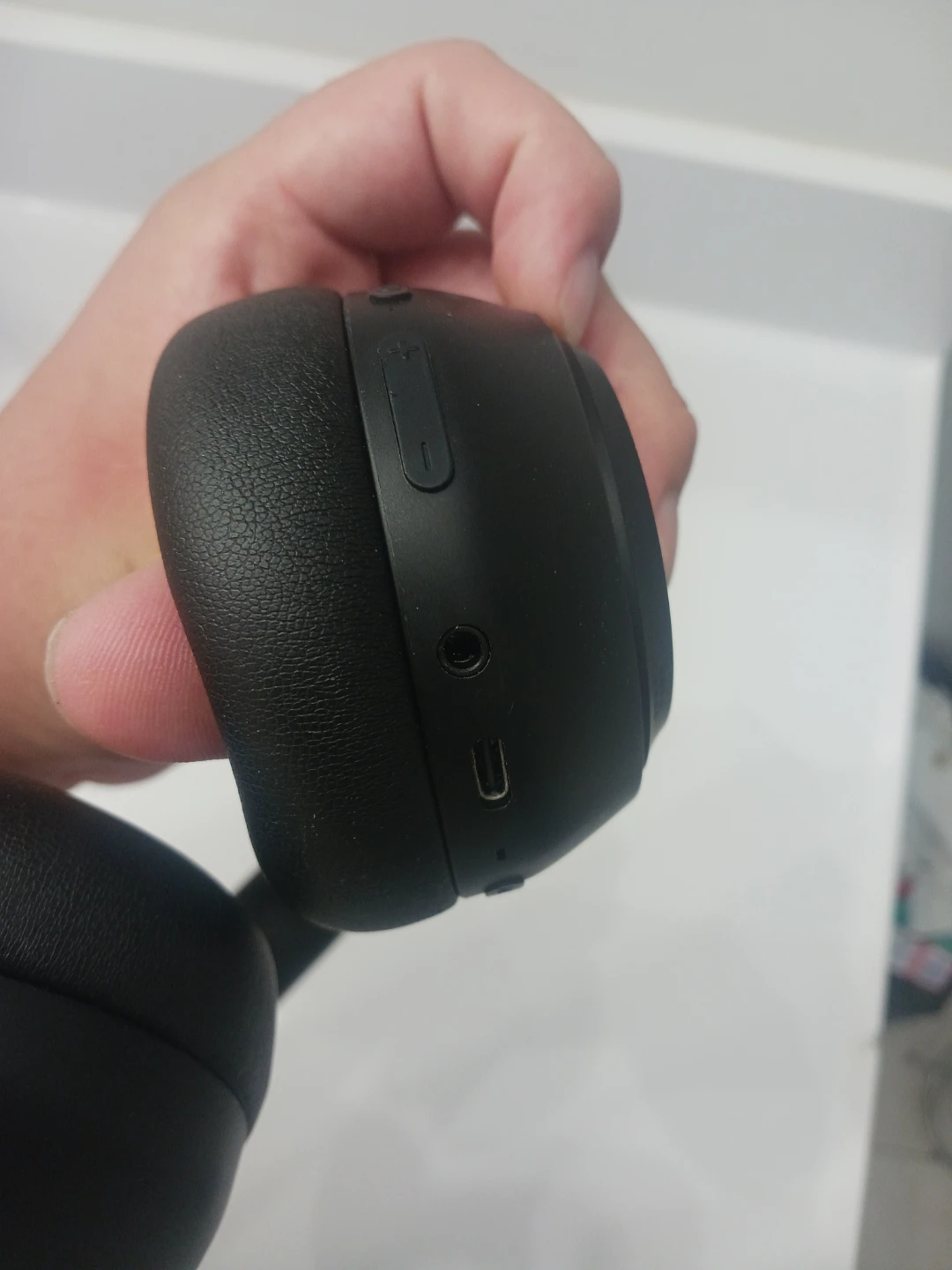 Black Over-Ear Headphones - photo 3
