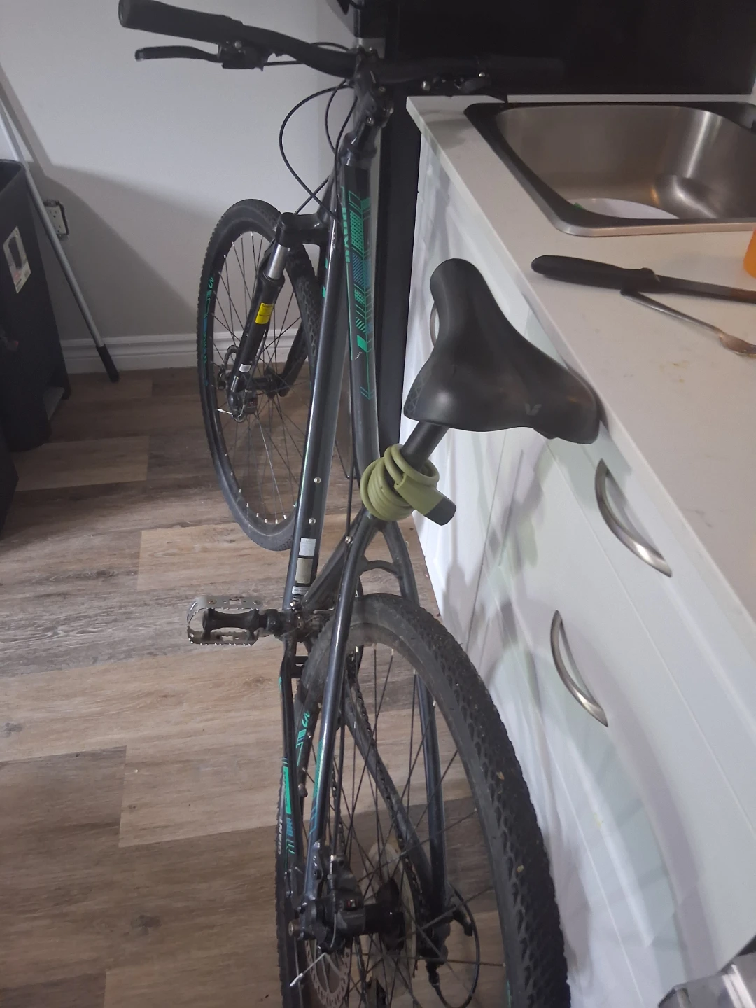 LIV Hybrid Bike - photo 2