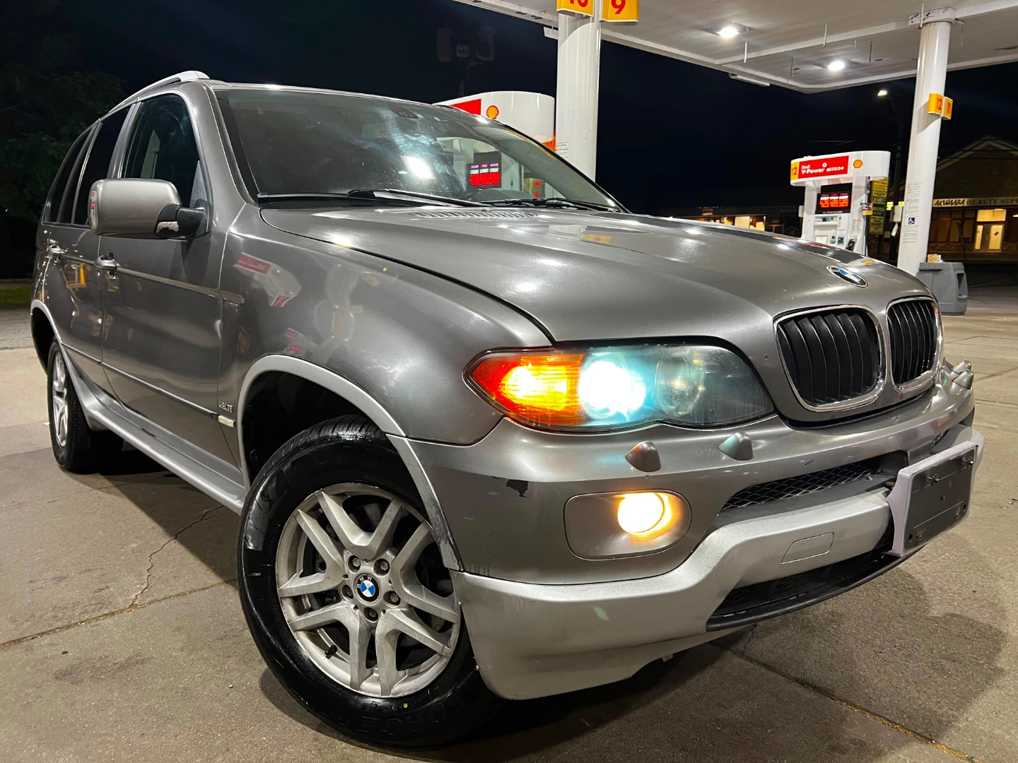 BMW X5 SUV - photo 3