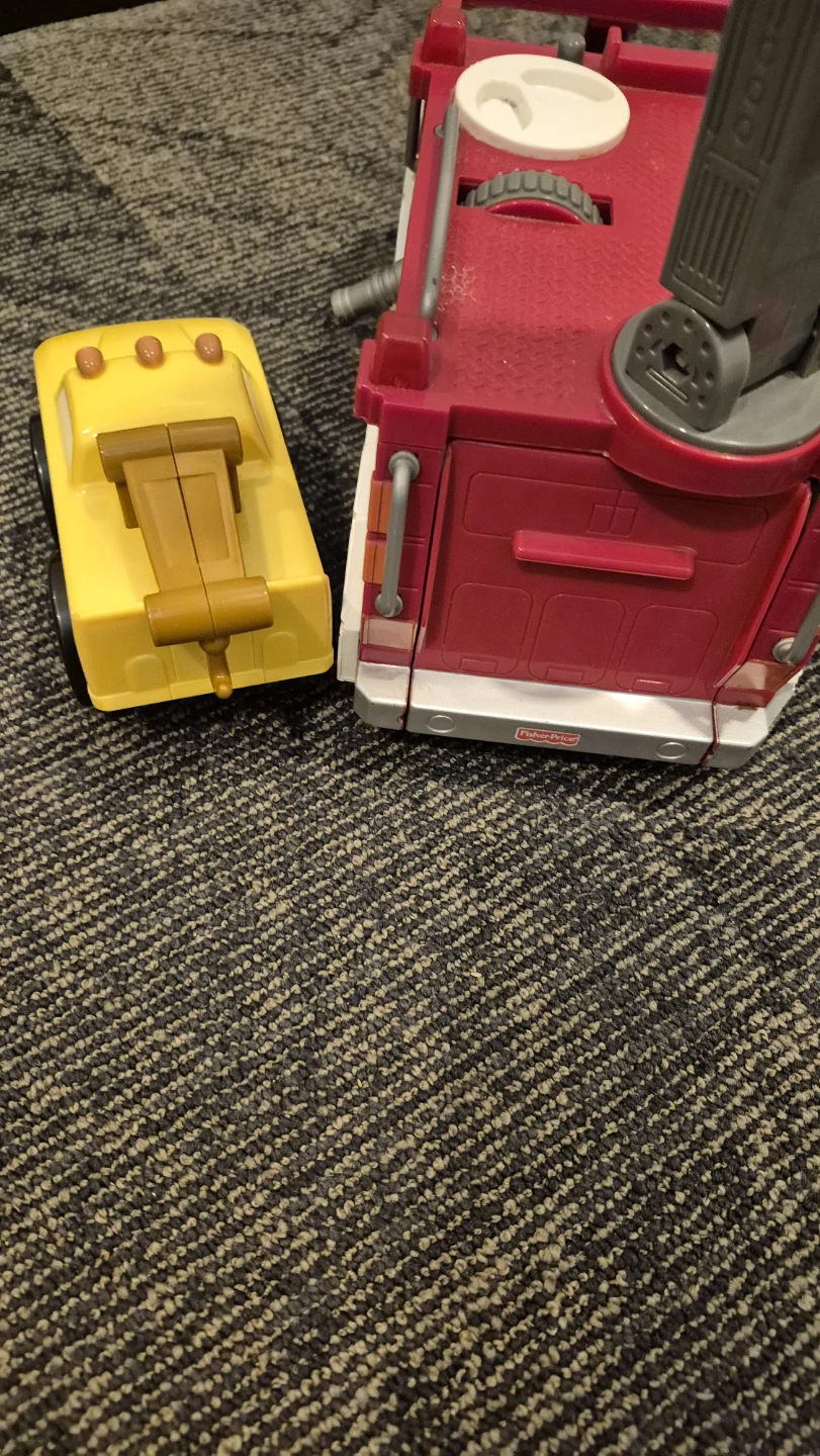 Fisher-Price Rescue Vehicle & Tow Truck Set - photo 4
