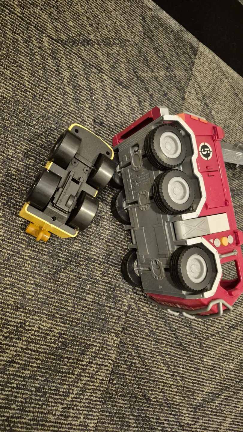 Fisher-Price Rescue Vehicle & Tow Truck Set - photo 5