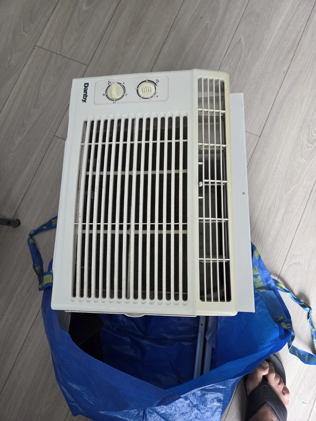 Danby Window Air Conditioner - photo 2