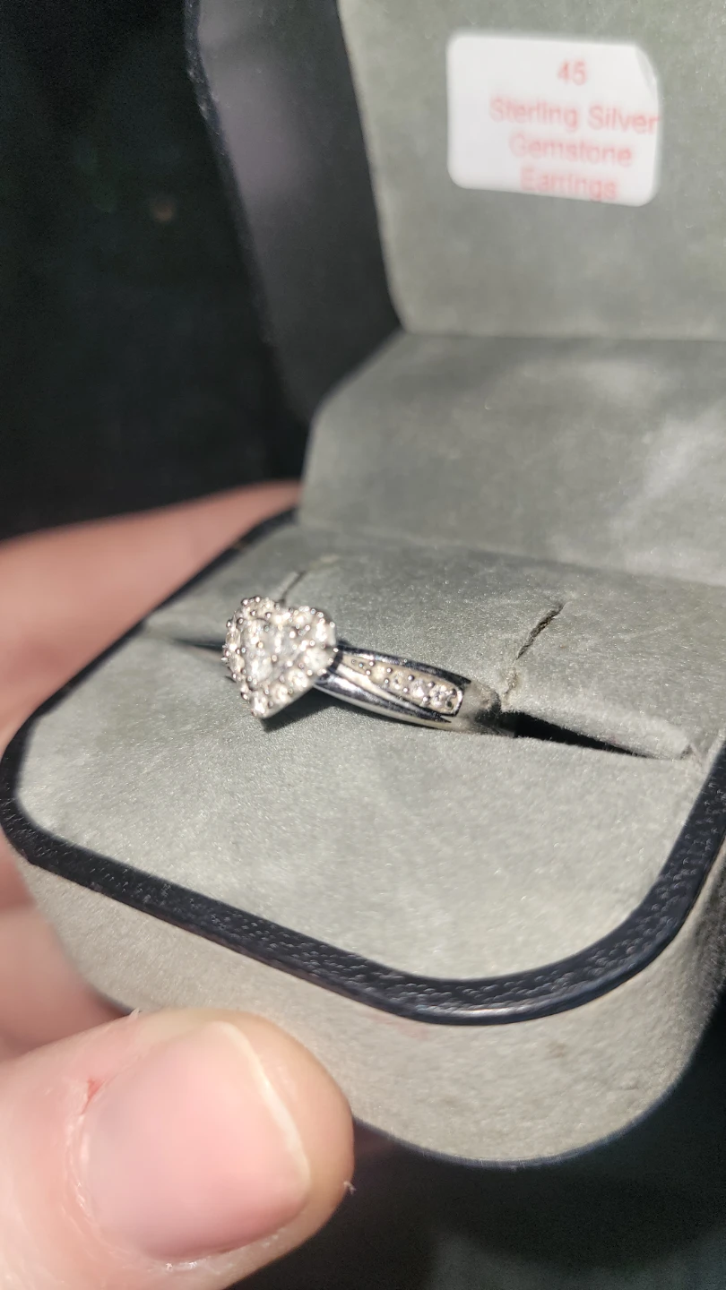 White Gold Heart Diamond Ring - photo 3