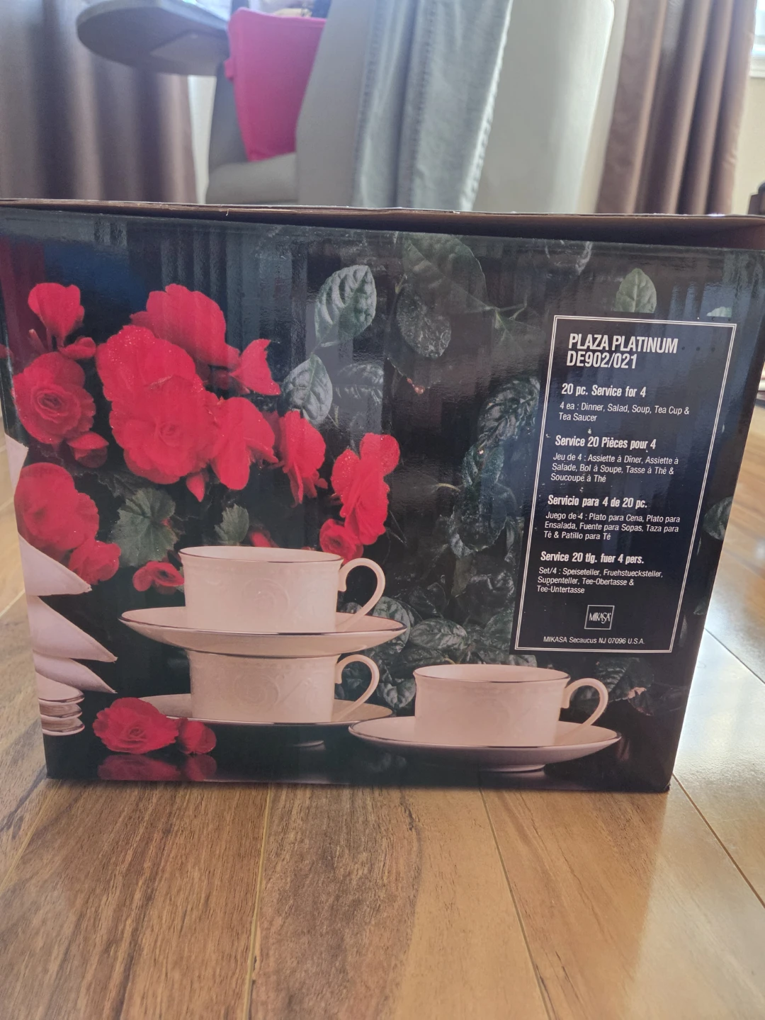 Mikasa Plaza Platinum 20 pc. Service for 4 Dinnerware Set
